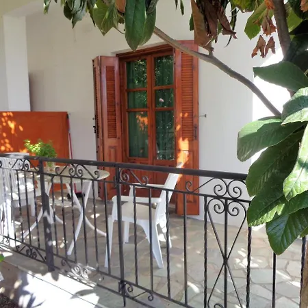 Διαμέρισμα Jenny's House Is Guests' Favorite Part Of *